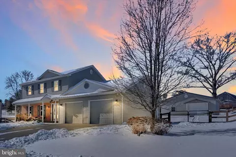 1384 Perry Dr, Denver, PA 17517