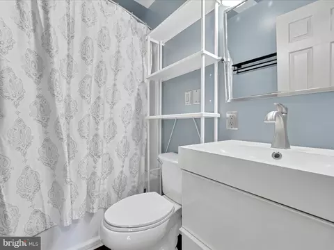 Bath - 111 Sharona Dr, Lititz, PA 17543 photo 1 of 1