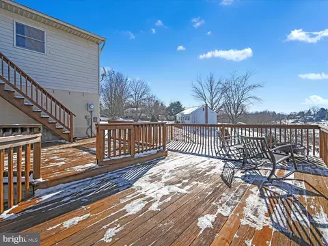 Exterior - 111 Sharona Dr, Lititz, PA 17543 photo 4 of 6