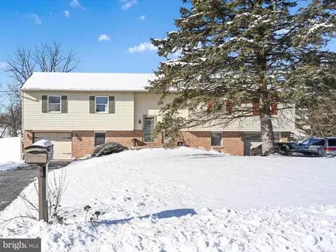 Exterior - 111 Sharona Dr, Lititz, PA 17543 photo 2 of 6