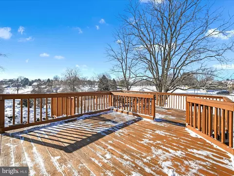 Exterior - 111 Sharona Dr, Lititz, PA 17543 photo 6 of 6