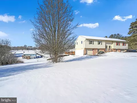 Exterior - 111 Sharona Dr, Lititz, PA 17543 photo 3 of 6