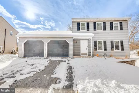 10 Terrace Ave, Stevens, PA 17578