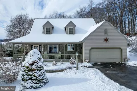 897 Hidden Hollow Dr, Gap, PA 17527