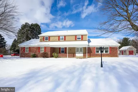 7 Blaine Ave, Leola, PA 17540