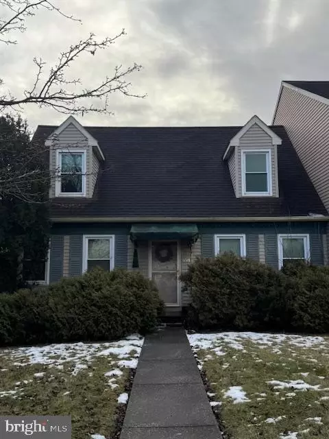 6518 Hollow Dr, East Petersburg, PA 17520