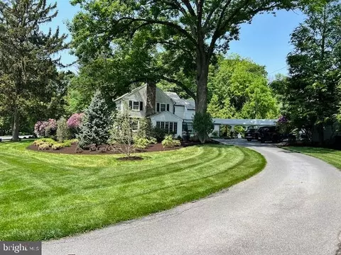 1401 Hillcrest Rd, Lancaster, PA 17603
