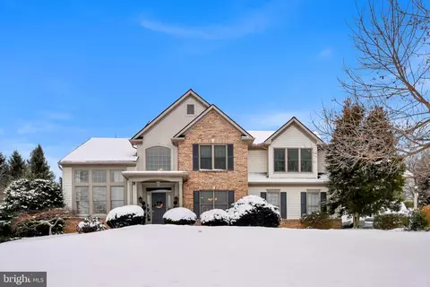 1310 Hyde Park Dr, Lancaster, PA 17601