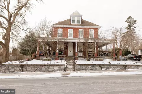 154-164 N Poplar St, Elizabethtown, PA 17022