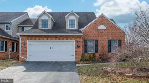 1 Spring Hill Ln, Mountville, PA 17554