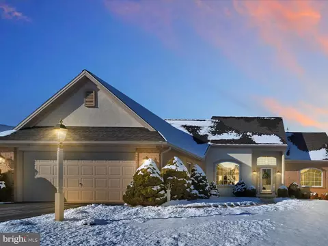 302 Round Hill Ln, Lancaster, PA 17603