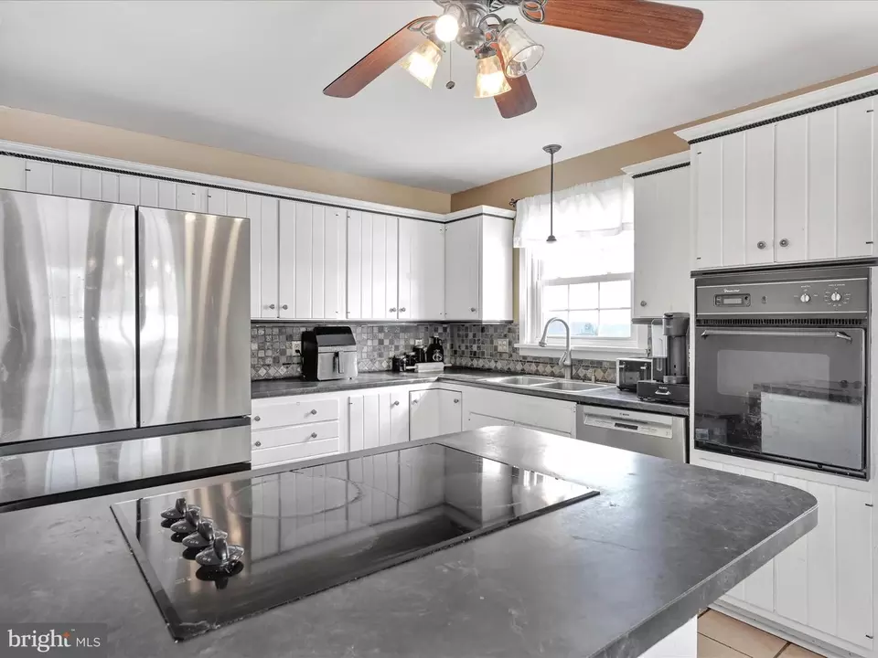 Kitchen - 21 Golf View Dr, Quarryville, PA 17566 photo 1 of 4