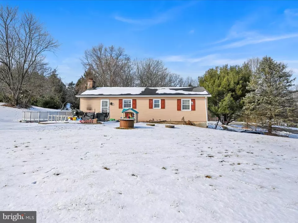 Exterior - 21 Golf View Dr, Quarryville, PA 17566 photo 2 of 7
