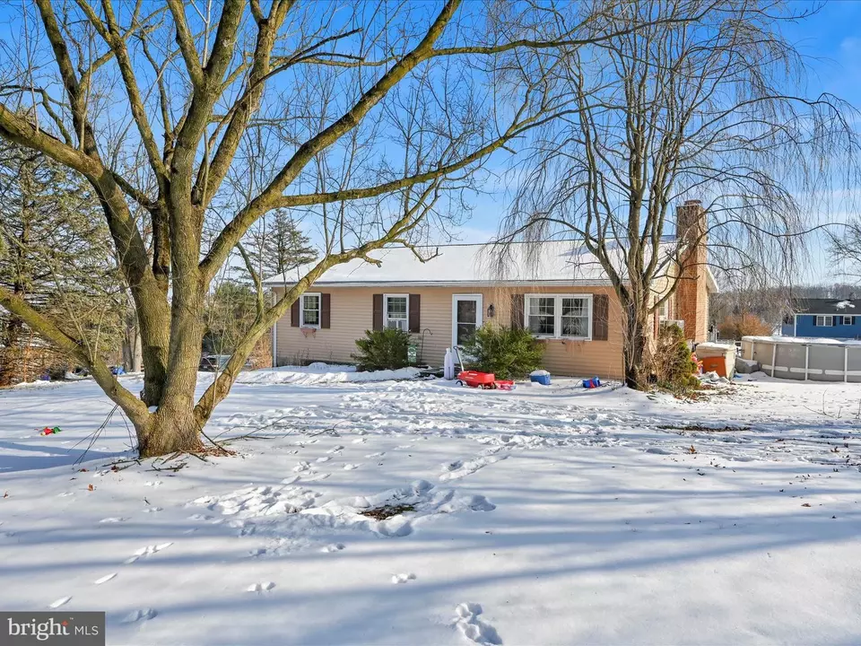 Exterior - 21 Golf View Dr, Quarryville, PA 17566 photo 5 of 7