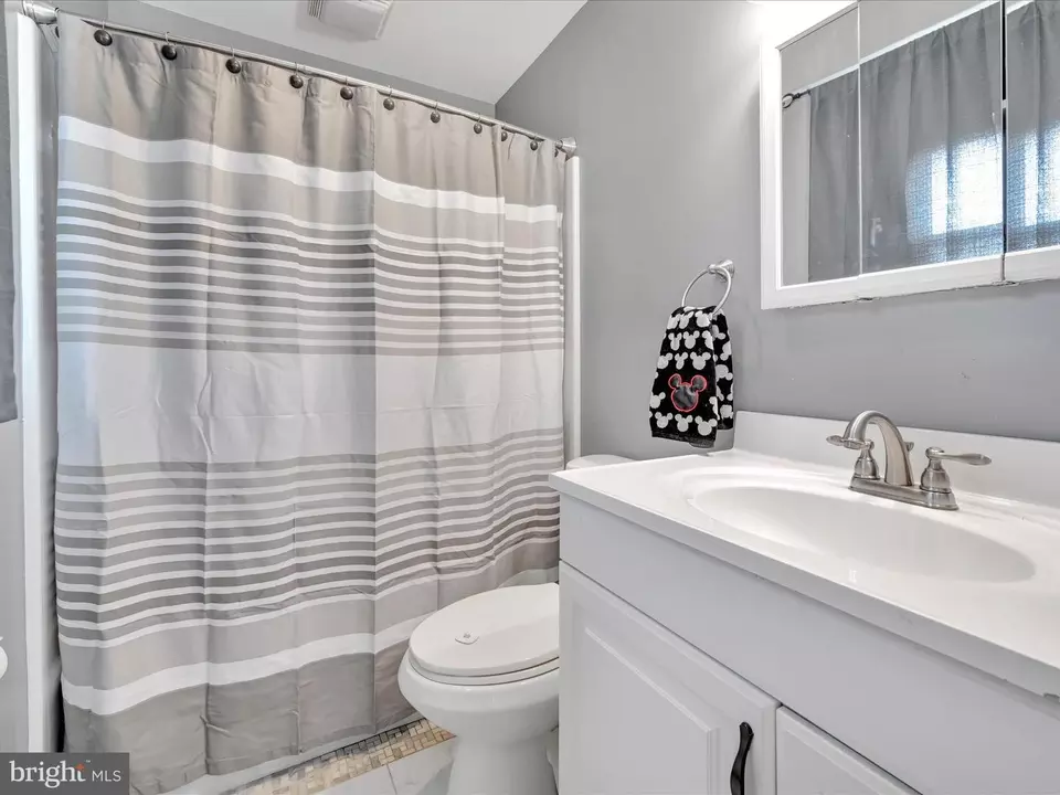 Bath - 21 Golf View Dr, Quarryville, PA 17566 photo 1 of 3