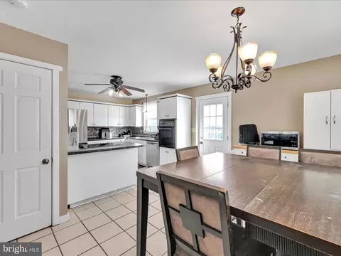 Dining - 21 Golf View Dr, Quarryville, PA 17566 photo 1 of 2