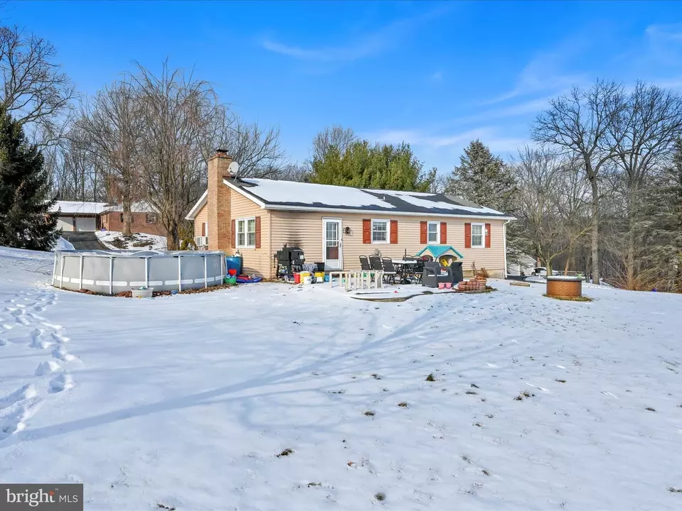 Exterior - 21 Golf View Dr, Quarryville, PA 17566 photo 6 of 7