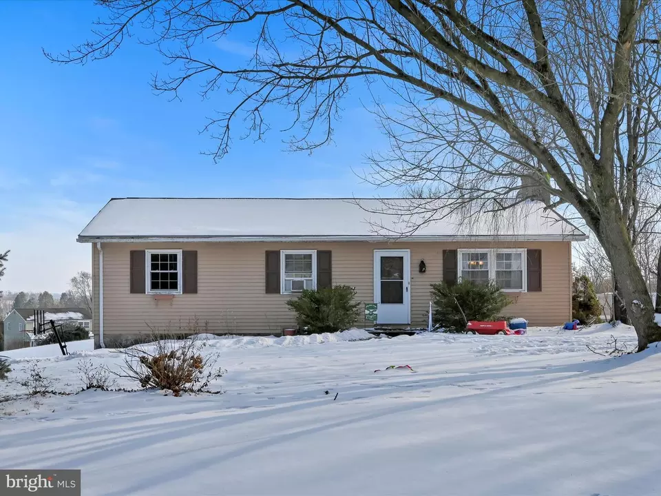 Exterior - 21 Golf View Dr, Quarryville, PA 17566 photo 3 of 7