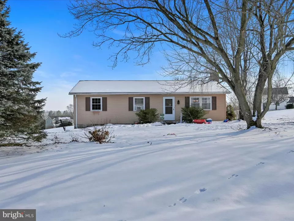 Exterior - 21 Golf View Dr, Quarryville, PA 17566 photo 4 of 7