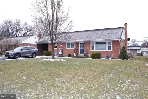 210 Frederick St, Mount Joy, PA 17552