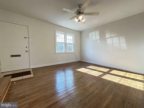 Living - 315 Prospect St, Lancaster, PA 17603 photo 2 of 5