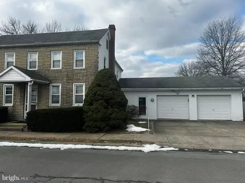 324 N 2nd St, Bainbridge, PA 17502