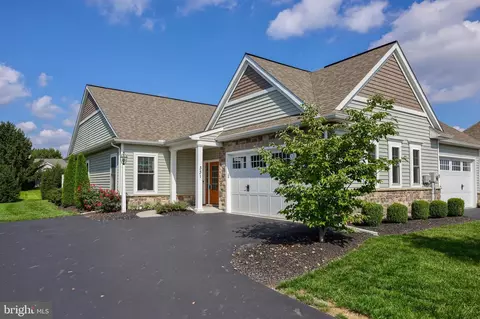 331 Pin Oak Dr, Lititz, PA 17543