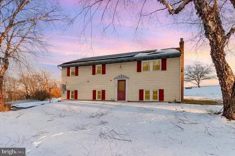 1577 N Penryn Rd, Manheim, PA 17545