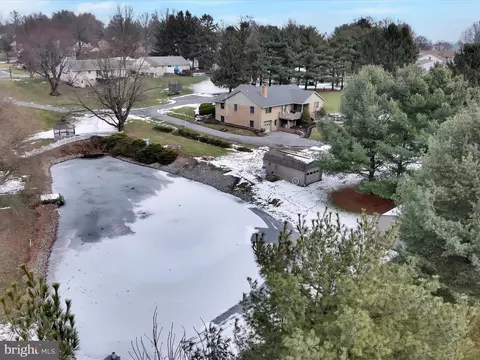 View/Area - 10 Farm Ln, Lititz, PA 17543 photo 4 of 6