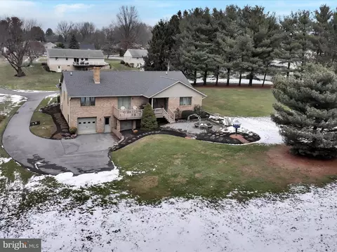 View/Area - 10 Farm Ln, Lititz, PA 17543 photo 3 of 6
