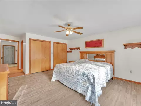 Bedroom - 10 Farm Ln, Lititz, PA 17543 photo 1 of 6