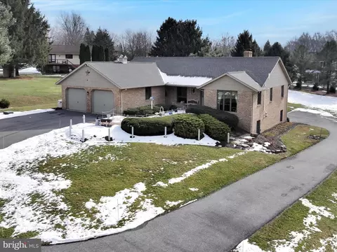 View/Area - 10 Farm Ln, Lititz, PA 17543 photo 1 of 6