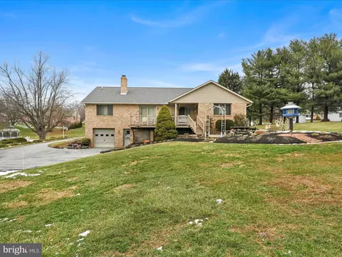 Exterior - 10 Farm Ln, Lititz, PA 17543 photo 9 of 9