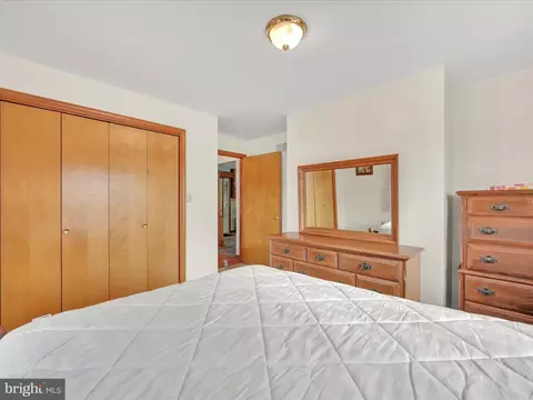 Bedroom - 10 Farm Ln, Lititz, PA 17543 photo 6 of 6