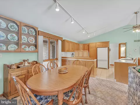 Dining - 10 Farm Ln, Lititz, PA 17543 photo 1 of 1
