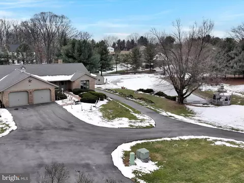 View/Area - 10 Farm Ln, Lititz, PA 17543 photo 2 of 6