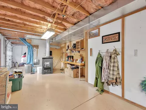 Entry Way - 10 Farm Ln, Lititz, PA 17543 photo 2 of 2