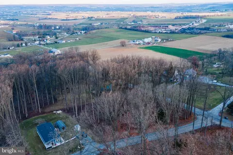 702 Lime Quarry Rd, Gap, PA 17527