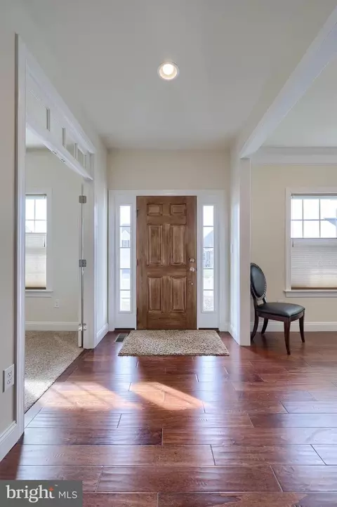 640 Warminster Ln, Lititz, PA 17543 photo 3