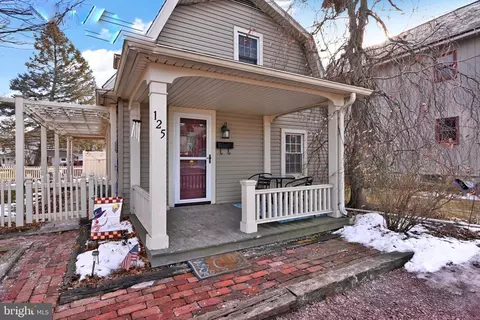 125 Rodney Ln, Lititz, PA 17543 photo 2
