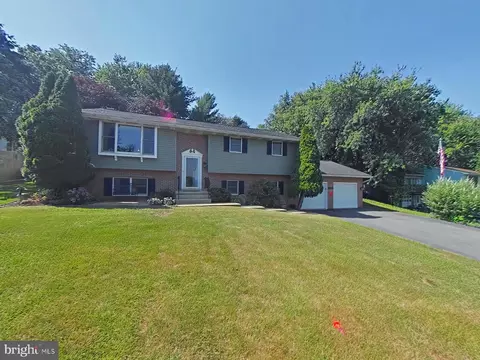 2280 Turnpike Rd, Elizabethtown, PA 17022