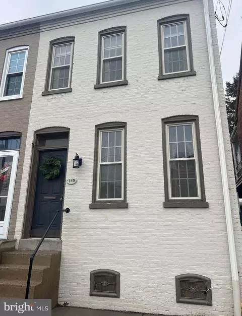 160 S 8th St, Columbia, PA 17512