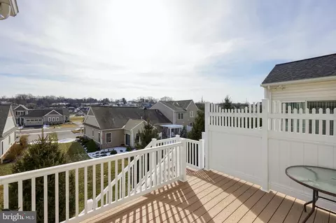 Exterior - 364 Pin Oak Dr, Lititz, PA 17543 photo 2 of 3