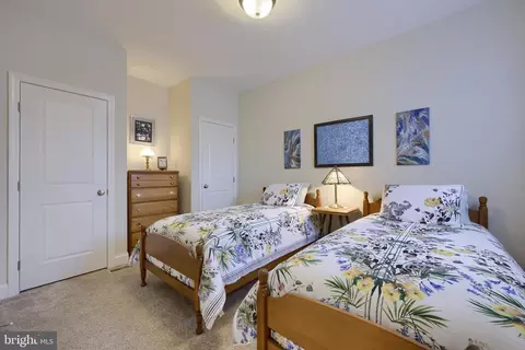 Bedroom - 364 Pin Oak Dr, Lititz, PA 17543 photo 4 of 4