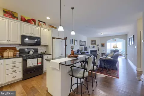 Kitchen - 364 Pin Oak Dr, Lititz, PA 17543 photo 1 of 3