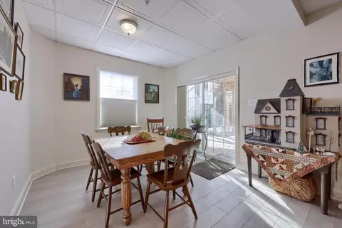 Dining - 364 Pin Oak Dr, Lititz, PA 17543 photo 4 of 4