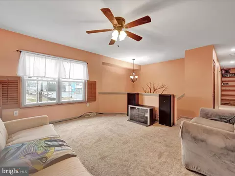 846 E Main St, Mount Joy, PA 17552 photo 6