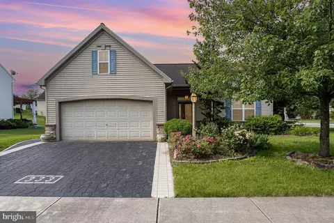 333 Hollow Vw, Manheim, PA 17545