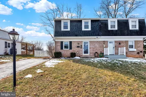 408 W 6th St, Lititz, PA 17543 photo 3
