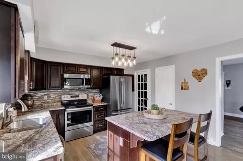 408 W 6th St, Lititz, PA 17543 photo 8